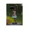 Sodo skulptūra H 45 cm Mergina su skėčiu