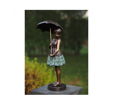 Sodo skulptūra H 45 cm Mergina su skėčiu
