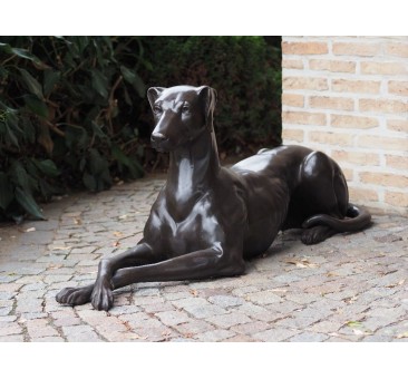 Sodo skulptūra Gulintis šuo, 51x31x130