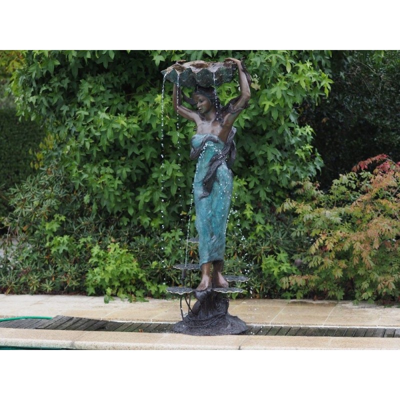 Sodo skulptūra Moteris, 200x75x70, fontanas