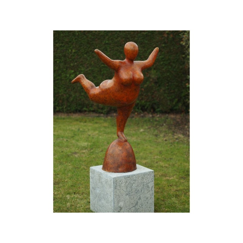 Sodo skulptūra Moteris, 106x62x66
