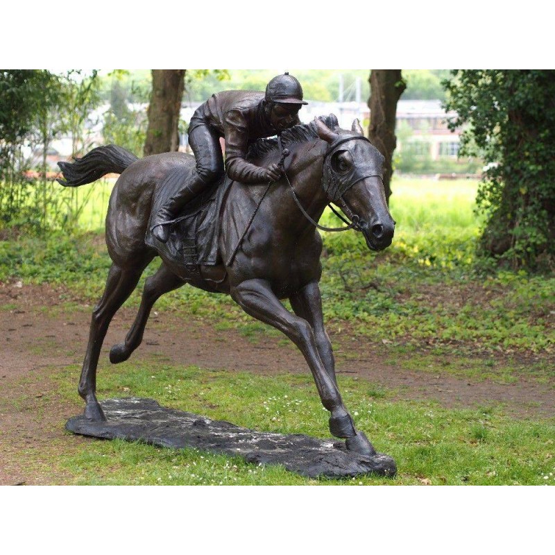 Sodo skulptūra Žokėjus ant žirgo, 200x80x350