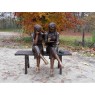 Sodo skulptūra 2 merginos ant sofos, 100x64x102