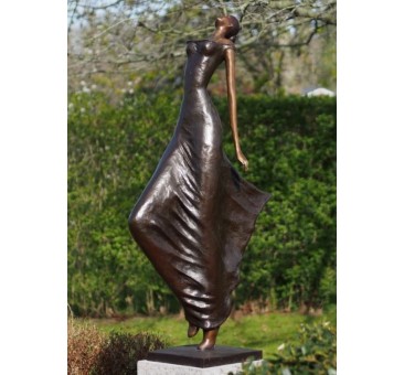 Sodo skulptūra Moteris šoka 160x35x65 cm