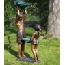 Sodo skulptūra Vaikai atidarinėja kriauklę 129x32x80 cm