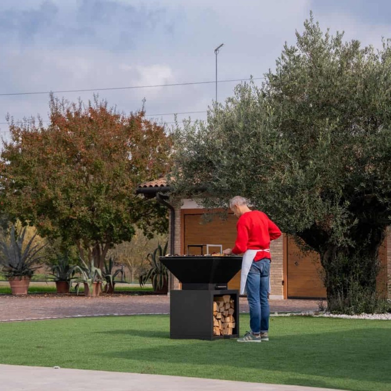 Malkinė kepsninė BBQ TOWER OVENEAT su malkų laikymo vieta