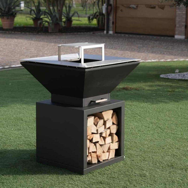 Malkinė kepsninė BBQ TOWER OVENEAT su malkų laikymo vieta
