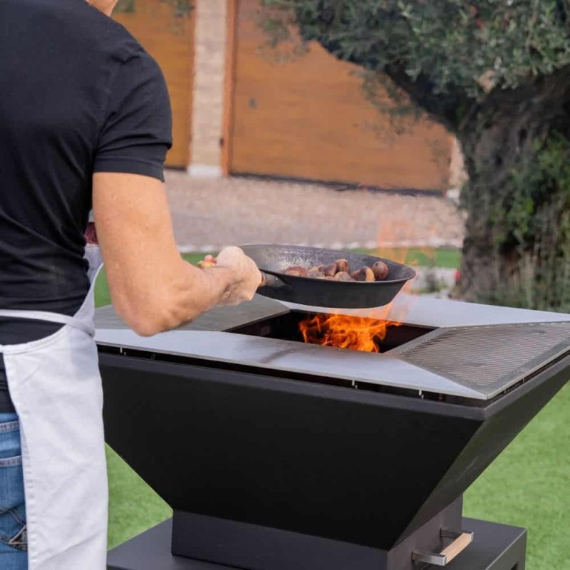 Malkinė kepsninė BBQ TOWER OVENEAT su malkų laikymo vieta